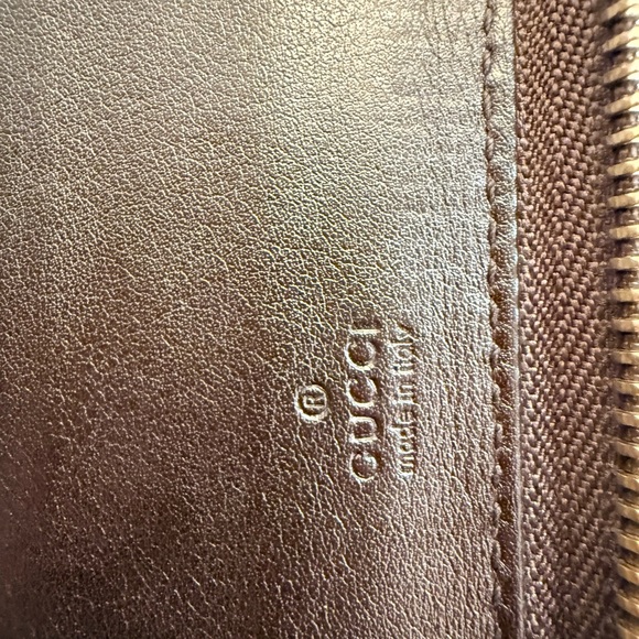 Authentic Gucci Dark Brown Leather Zip Wallet. COA. - Picture 5 of 9